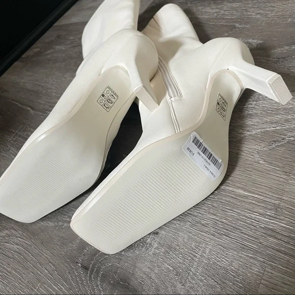 Oak and fort white boots ( brand new) - Picture 3 of 4